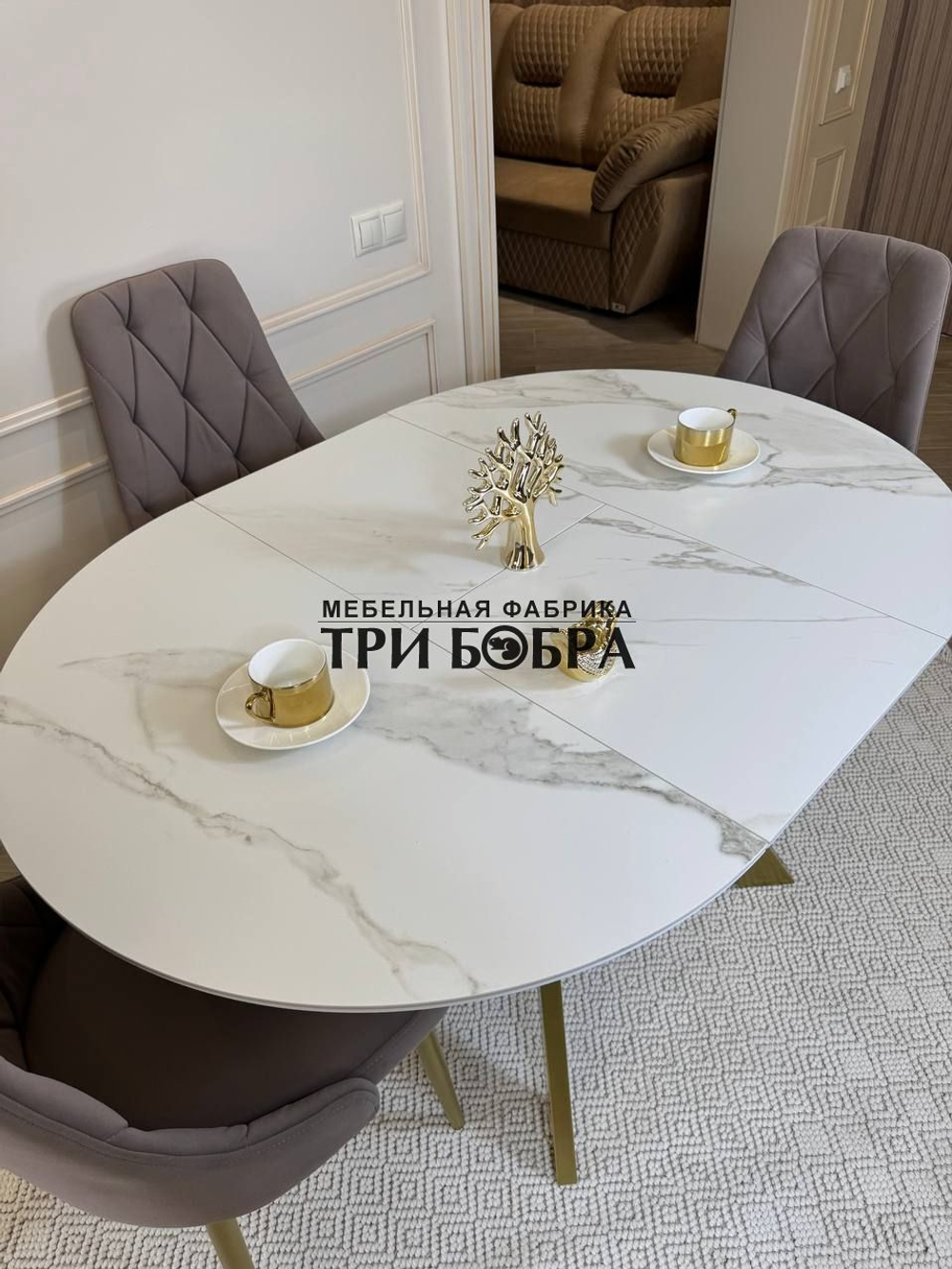 Круглый раздвижной стол "Бонжур", керамогранит, белый мрамор и стулья "Лондон"