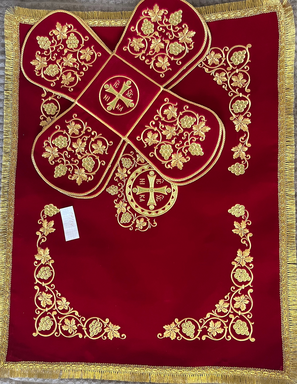 Бархатные покровцы с вышивкой красные/бордо