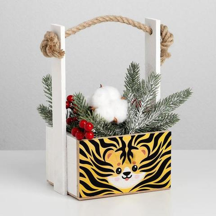 6903682 Кашпо дерев. с ручкой из веревки "Тигр"