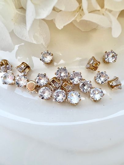 Фианиты в оправе