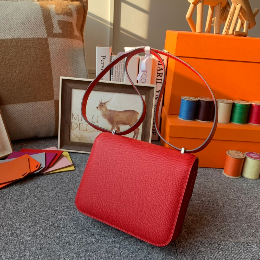 Hermes Constance 18
