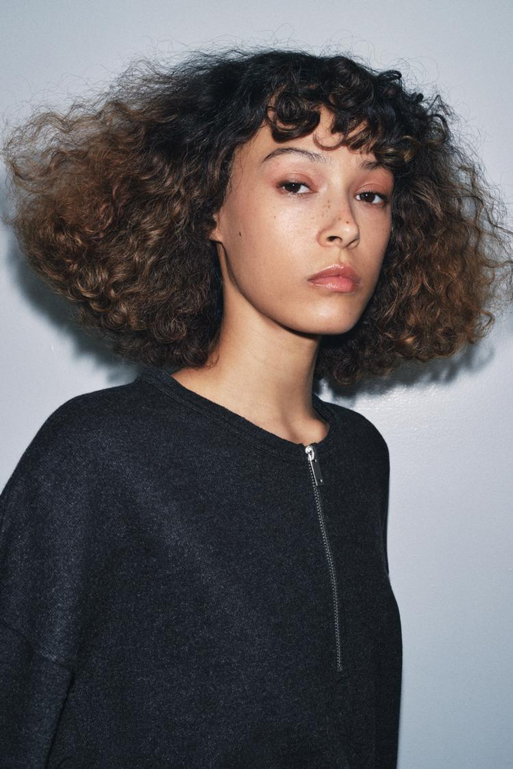 ZARA ТОЛСТОВКА НА МОЛНИИ, ТЕМНО-СЕРЫЙ