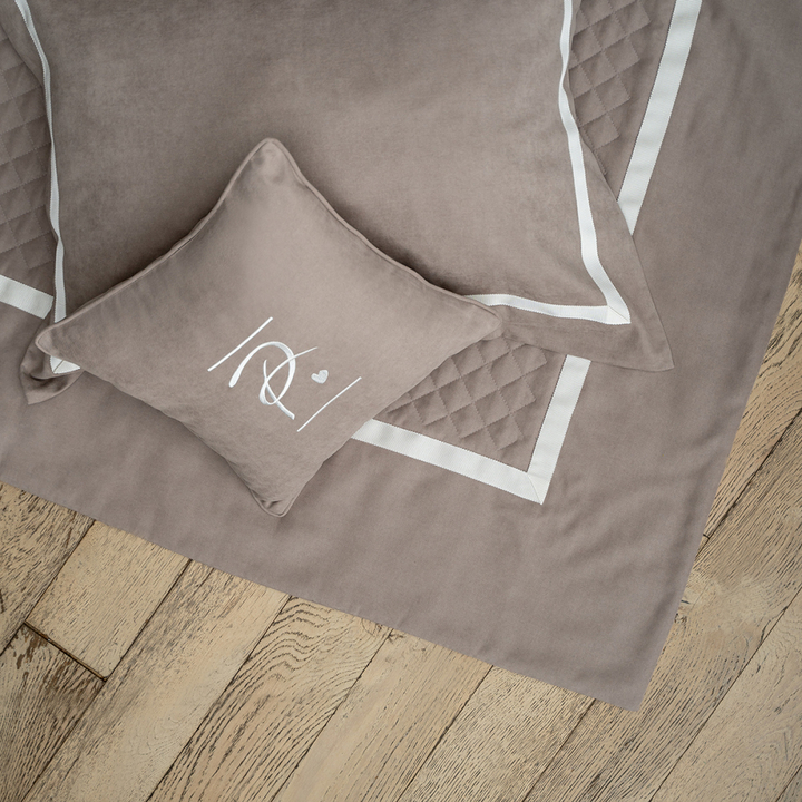 Покрывало с наволочками "Инициалы"