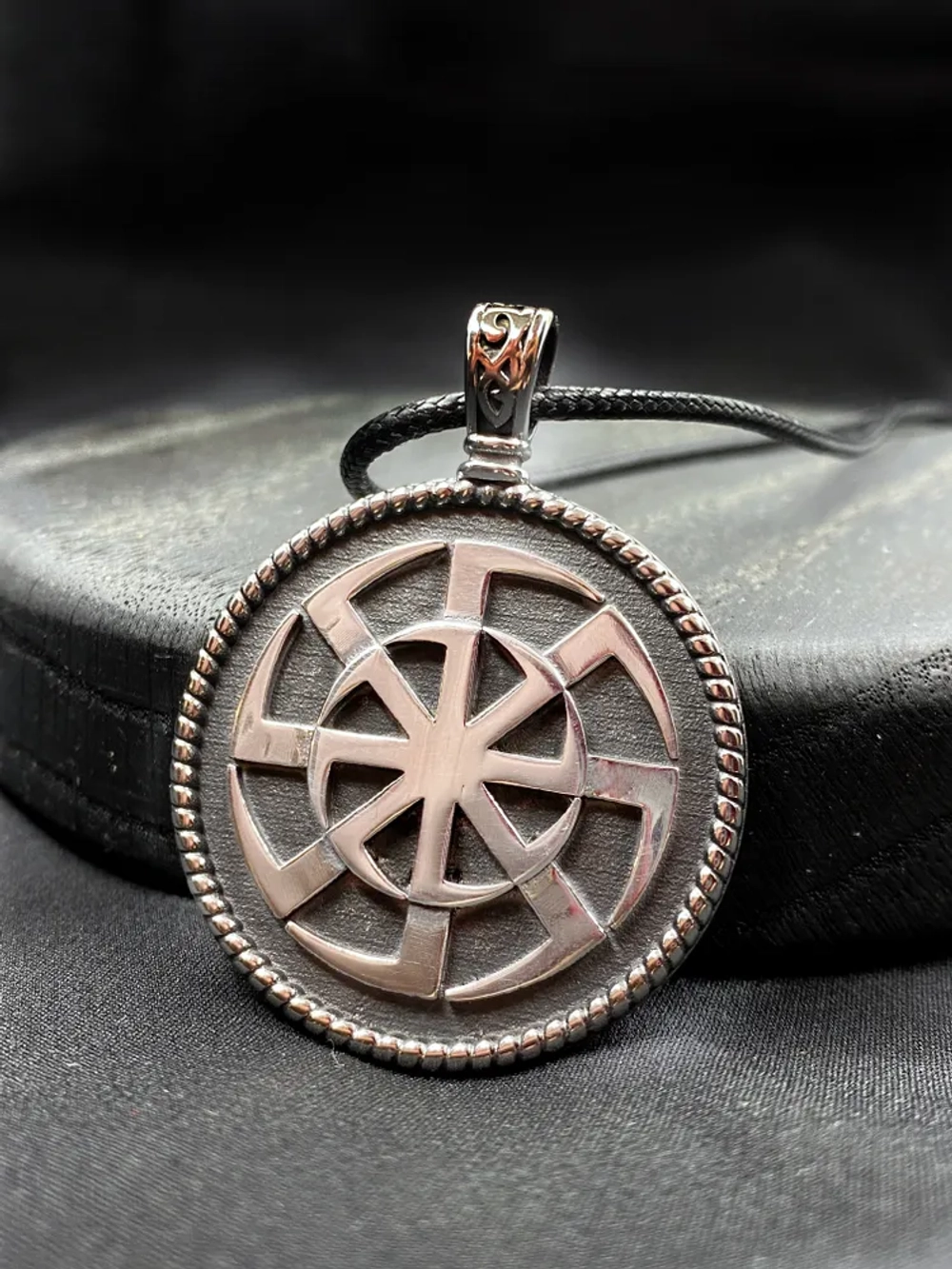 Славянская подвеска оберег Коловрат магический амулет из стали