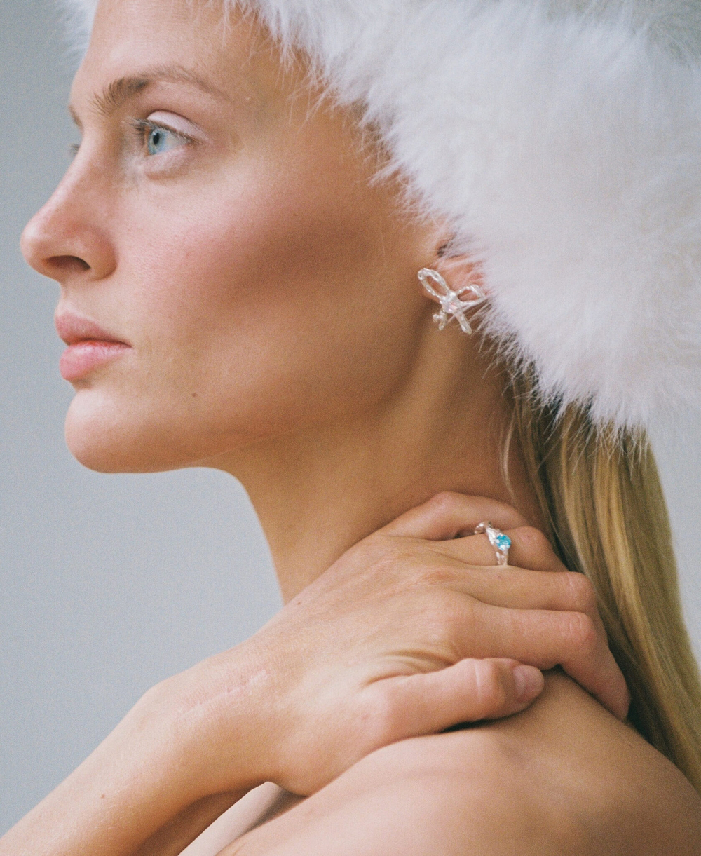 Серьги WHITE RIBBON EARRINGS