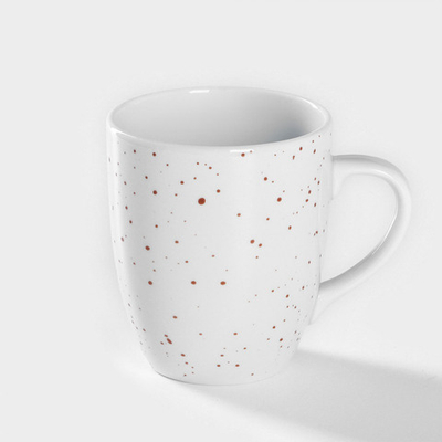 Кружка фарфоровая Крапинки, 300 мл, белая
