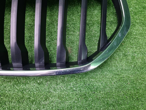 Решетка радиатора BMW X1 F48 (2019-2022)