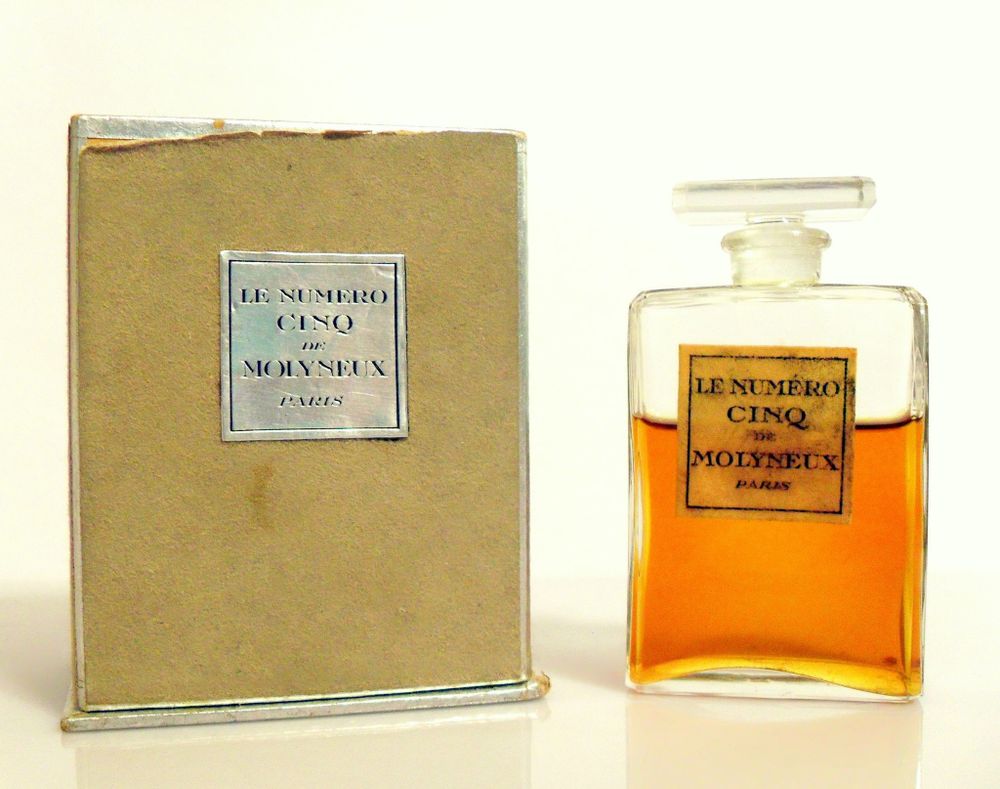 Molyneux Le Numero Cinq