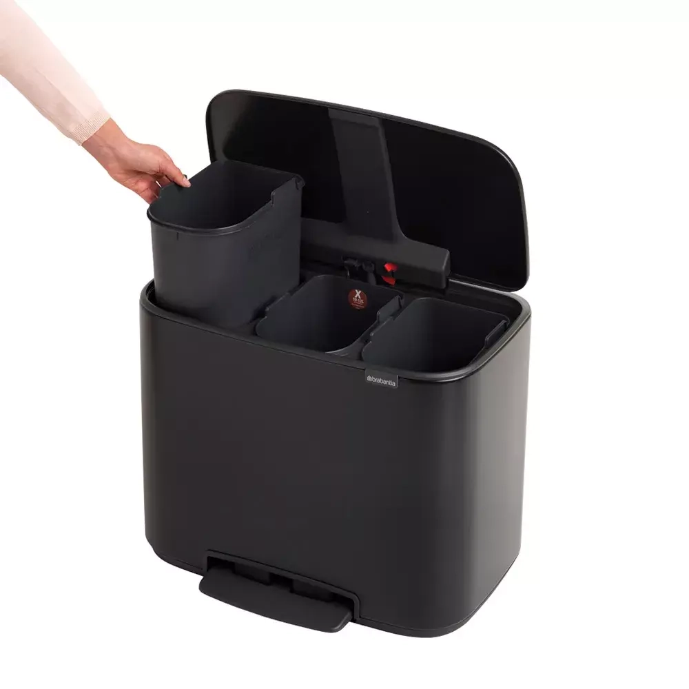 Brabantia - Контейнер для мусора Bo 3х11л с сортировкой, черный / артикул   121104  / GTIN 8710755121104