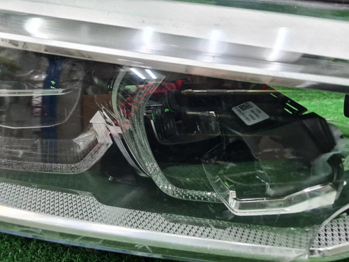 Битая Фара правая BMW 5er G30 (17-20) Adaptive LED