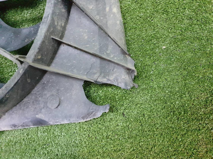 Диффузор с вентилятором Genesis GV70 (2020-н.в.)