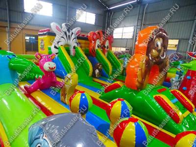Коммерческий надувной батут "Зверята на радуге" 12*9*2.8 м.