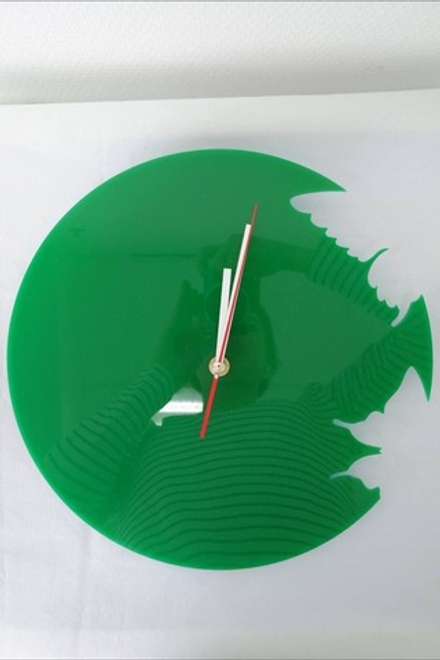Часы настенные зеленые "бабочки", новые