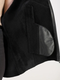 Дубленка зимняя натуральная с капюшоном оверсайз