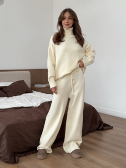 Комплект вязаный, свитер свободного кроя и брюки