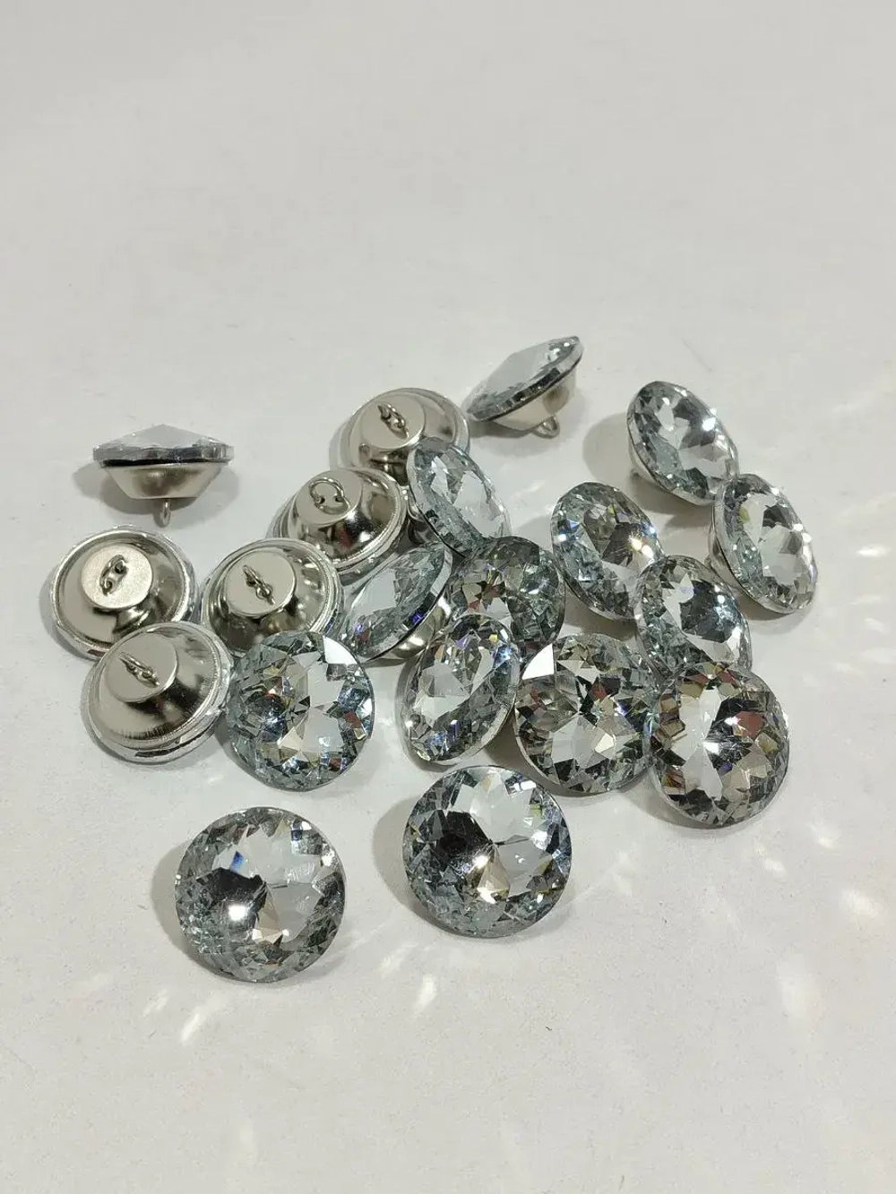 Стразы 30 мм для каретной стяжки и диванов