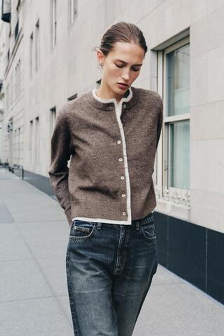 ZARA КАРДИГАН СО СТАВКАМИ ИЗ КОНТРАСТНОЙ ТКАНИ, СЕРО-КОРИЧНЕВЫЙ