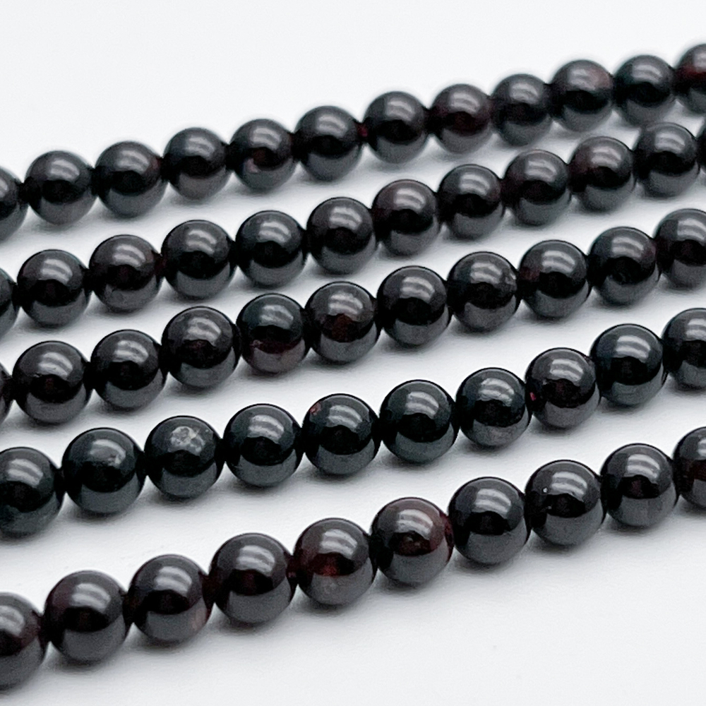 Бусины Гранат, диаметр 4,8-4,9 мм, цена за нить 38 см