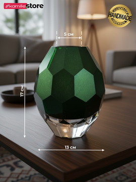 Ваза декоративная 17 см. стеклянная с огранкой и прозрачным низом