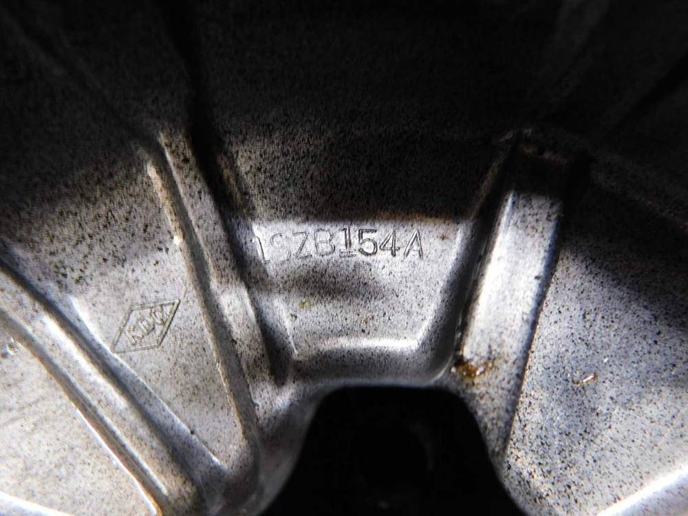 Крышка генератора Suzuki GSX1300R Hayabusa 99-2007