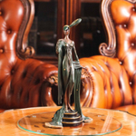 Скульптура «Элегантная дама в изумрудном платье»