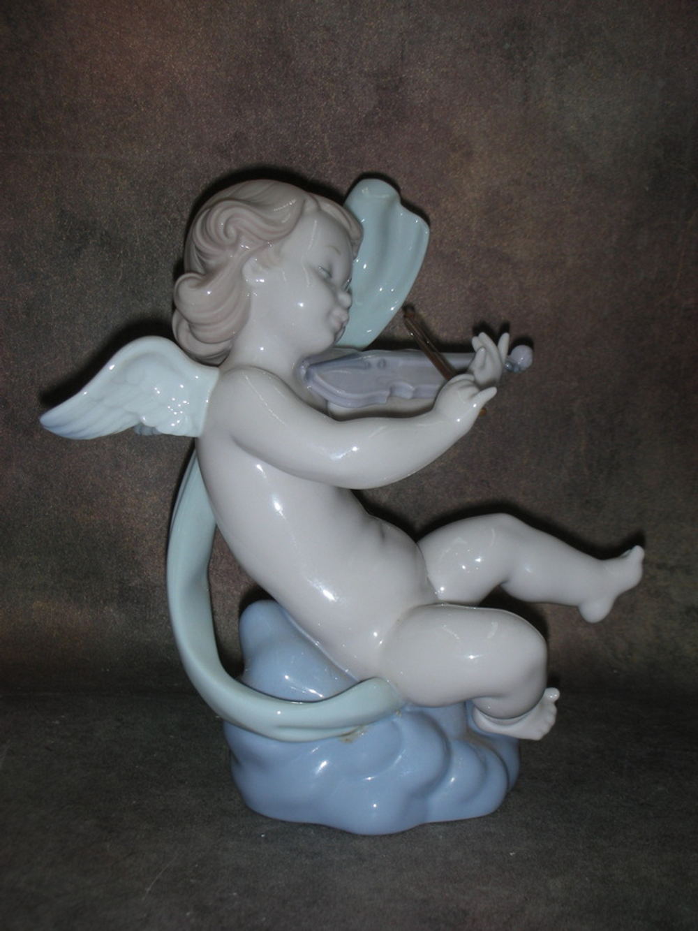 Статуэтка. Фарфор. Ангел со скрипкой. Lladro. Испания