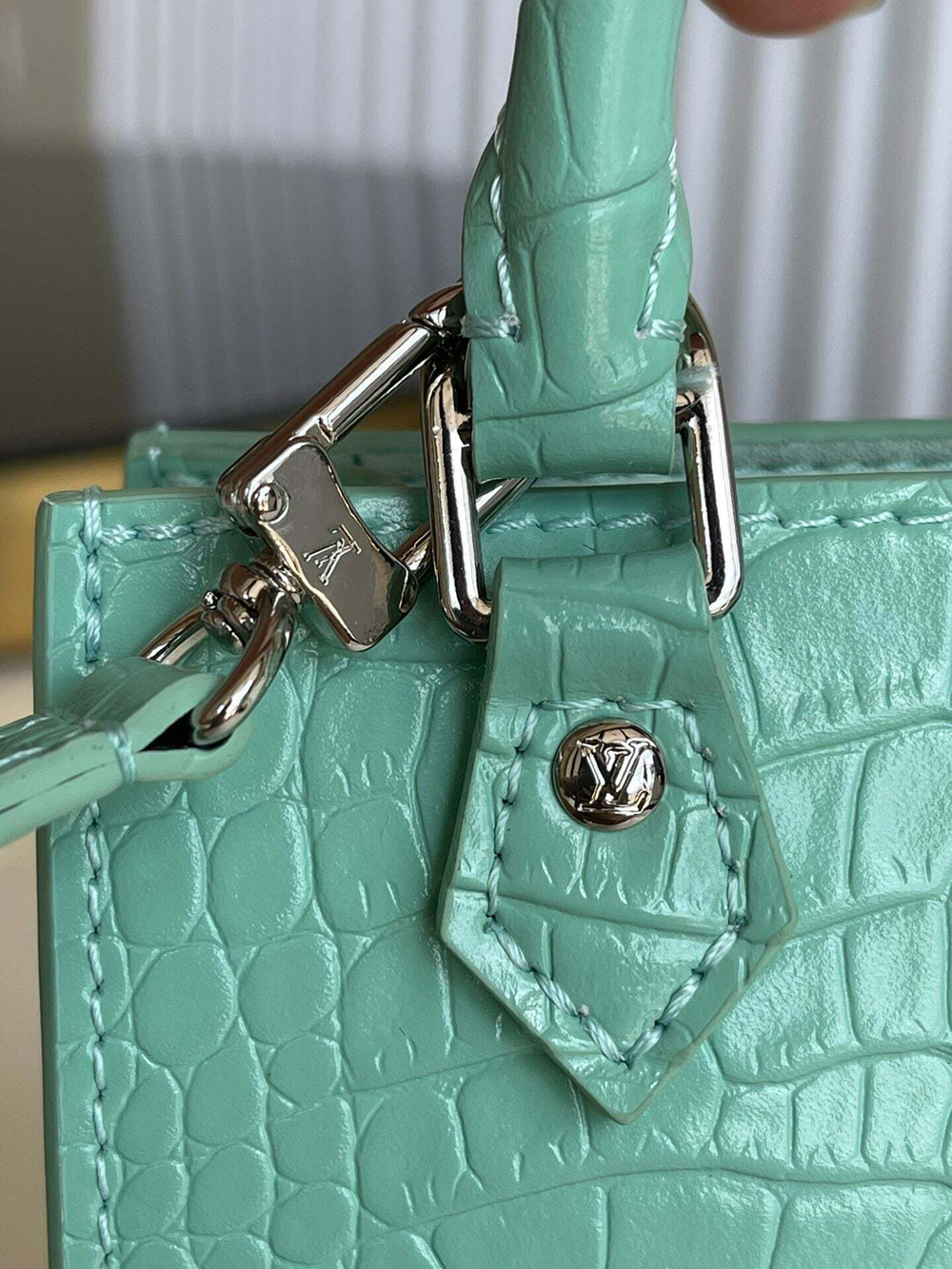 Louis Vuitton Petit Sac Plat
