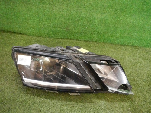 Битая Фара правая Skoda Octavia A7 (2017-2020) LED