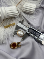 Накладка на пуговицу золотистая с жемчугом неровной формы