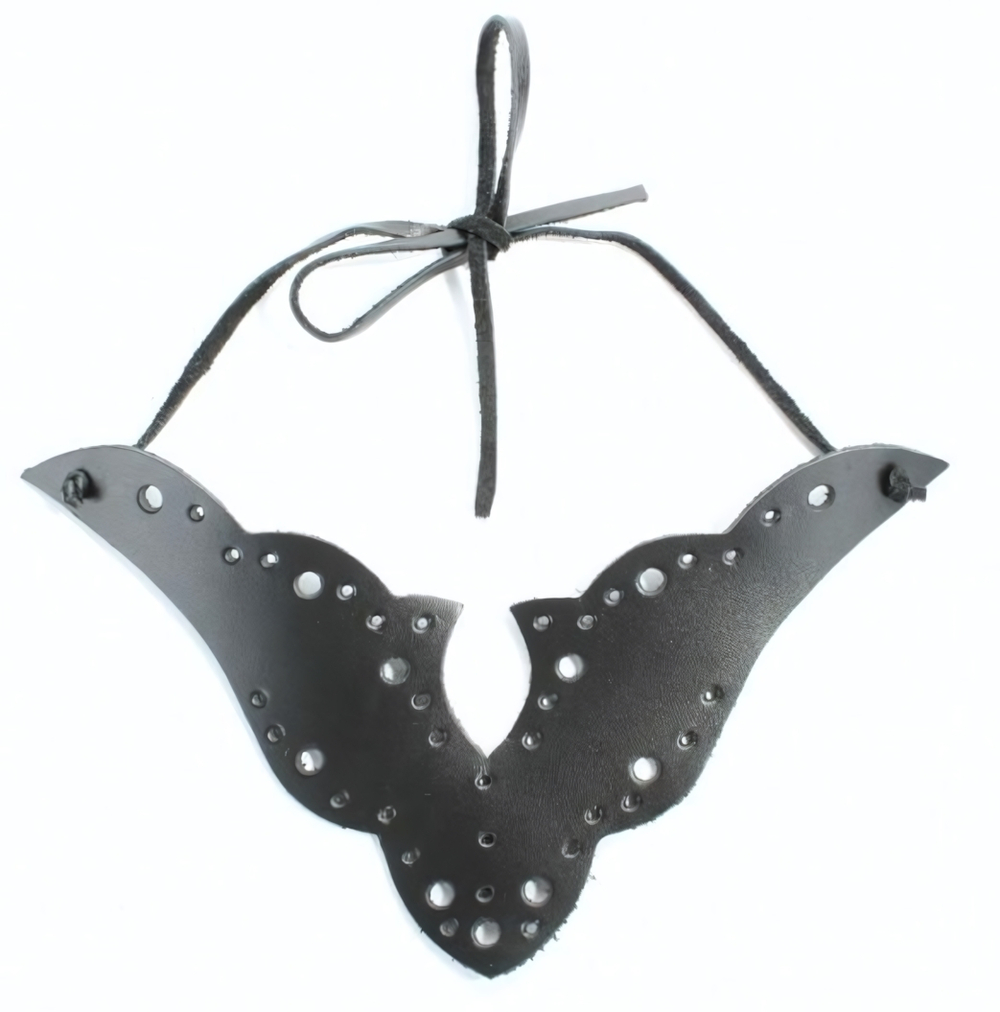 Черный резной чокер из натуральной кожи (Цвет: черный)