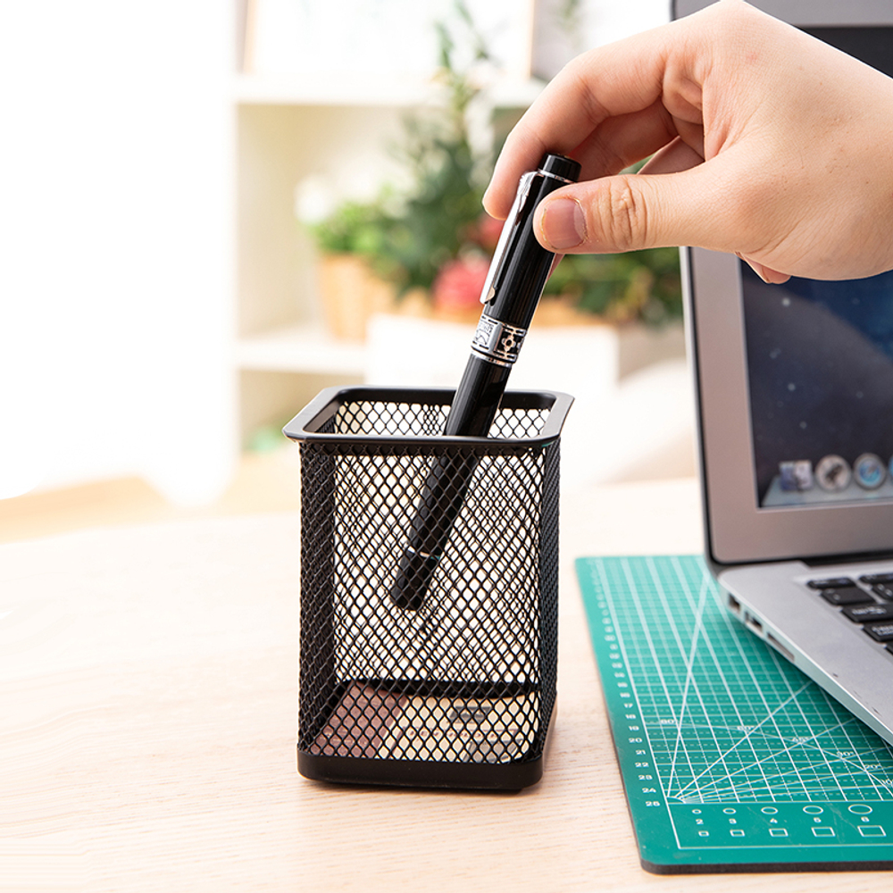 Стакан металлический DELI для пишущих принадлежностей, квадратный, черный