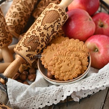 Малая скалка с узором Ежики