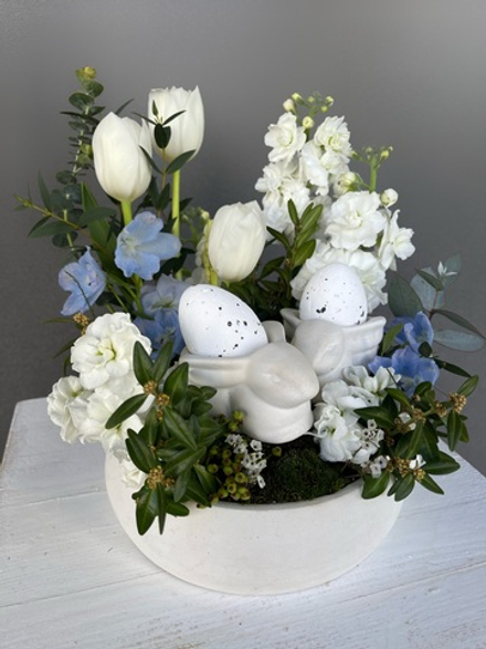 Композиция «Зайки на цветочной поляне»