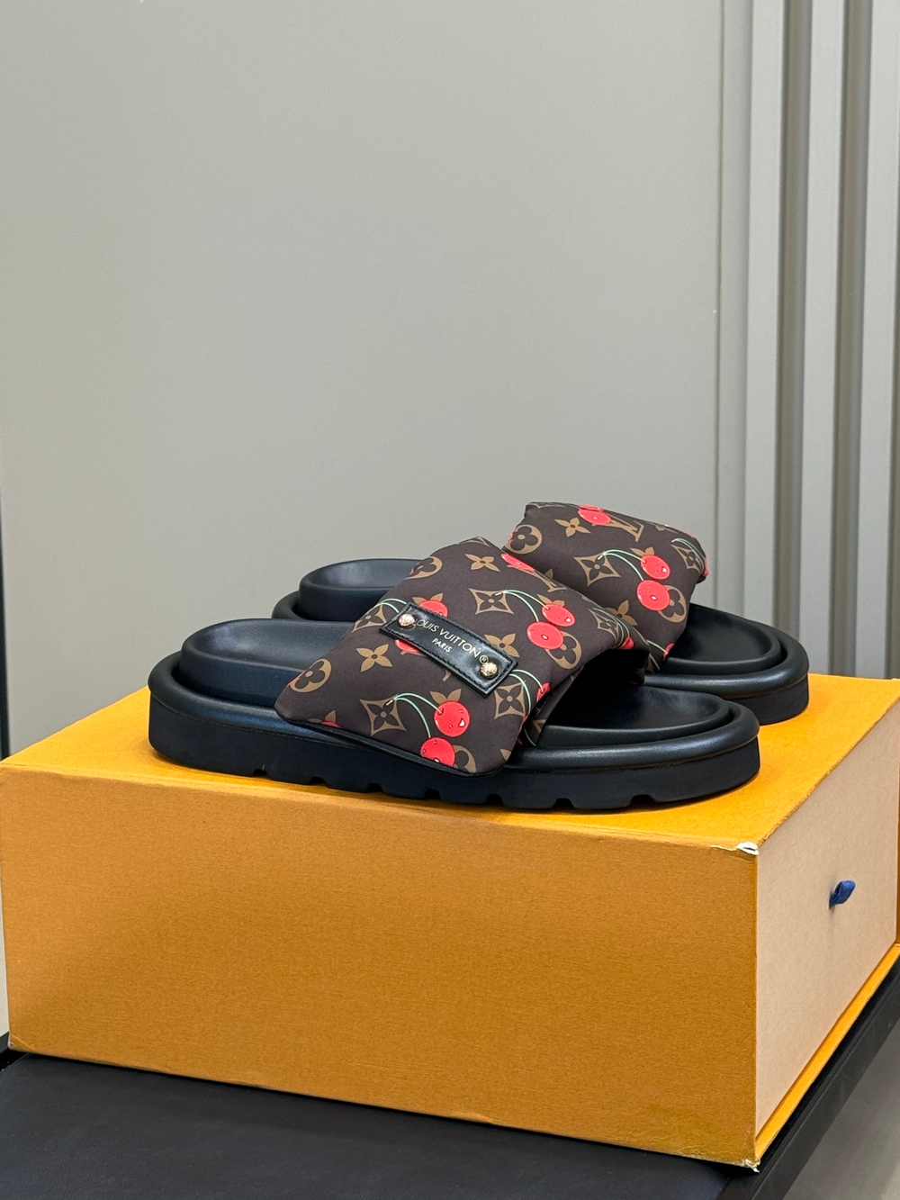 Louis Vuitton Pool Pillow Flat Comfort Mule (4 colors)