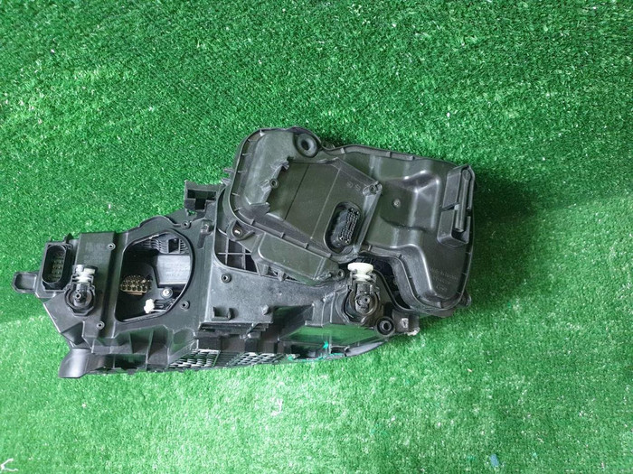 Фара правая Audi Q7 2 (2015-2019) LED