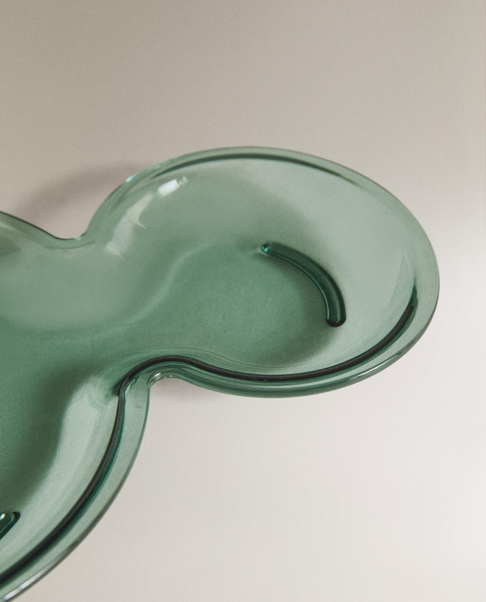 Zara Home тарелка из пластика, цвет зелёный, 24.8 см