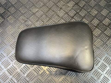 Сиденье пассажирское Suzuki Intruder VS750 VR51A