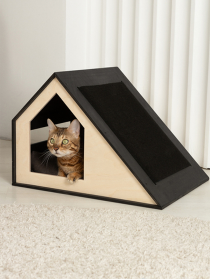 Домик для кошек с когтеточкой Claw Cat