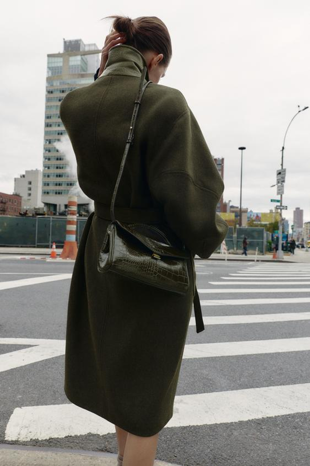 ZARA РЕЛЬЕФНАЯ СУМКА, ЗЕЛЕНЫЙ