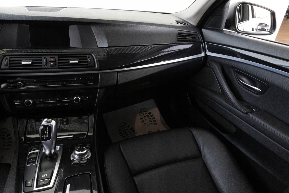BMW 5-Series, 2013 год