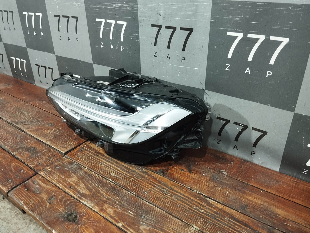Фара левая Volvo S90 2 16-нв Б/У Оригинал 31655728