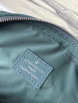 Louis Vuitton Avenue Slingbag NM