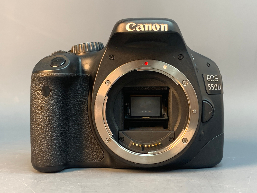 Canon 550D Kit 18-55 19000 кадров