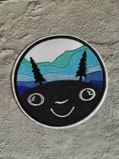 Нашивка на рюкзак и на одежду. У холмов есть рот