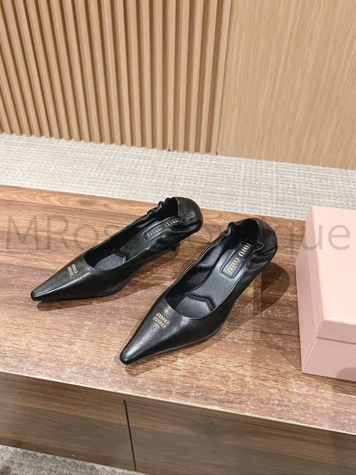 Женские туфли Miu Miu черного цвета из натуральной кожи