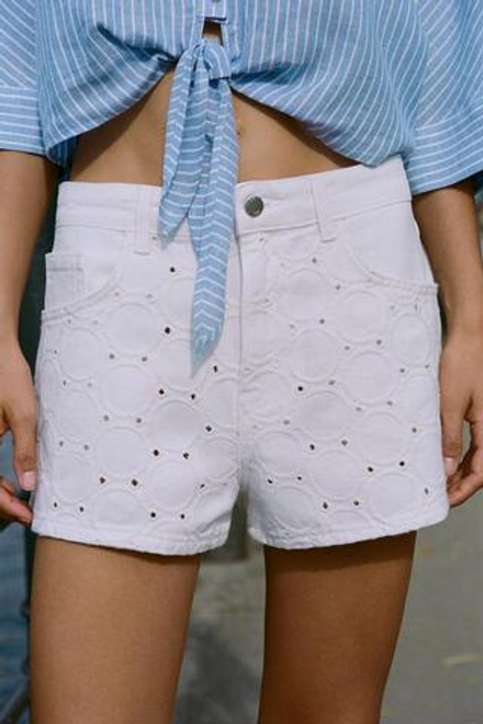 ZARA ШОРТЫ Z1975 СО СРЕДНЕЙ ПОСАДКОЙ И ПЕРФОРИРОВАННОЙ ВЫШИВКОЙ, ЦВЕТ ВЫБЕЛЕННОГО ЛЬНА