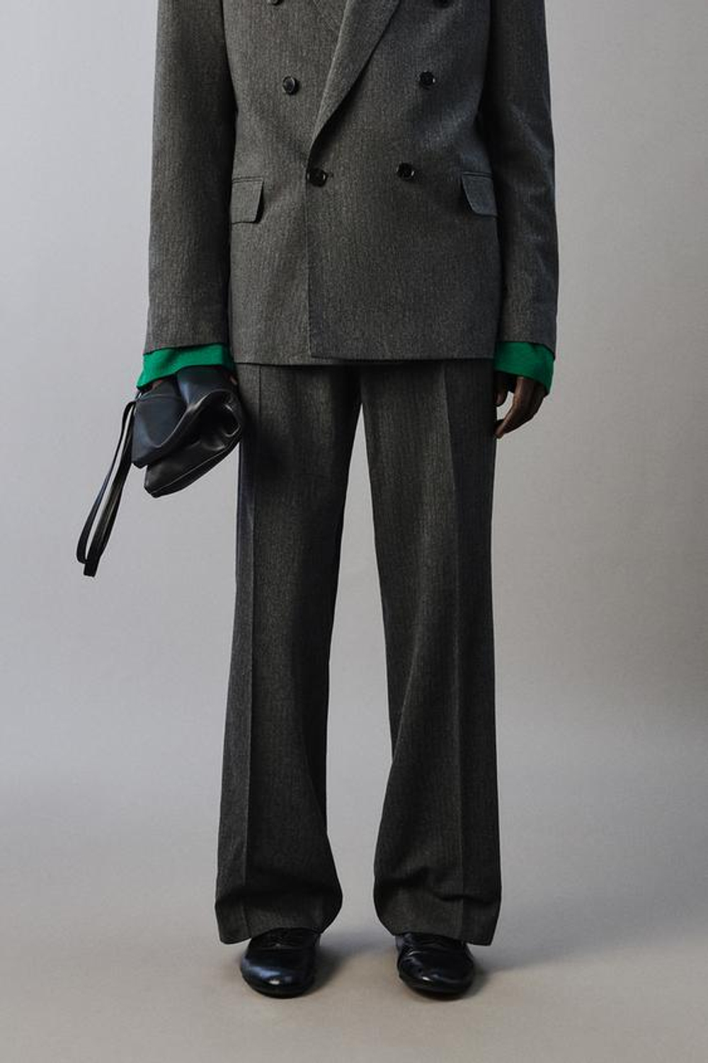 ZARA КОСТЮМНЫЕ БРЮКИ КЛЕШ В ТОНКУЮ ПОЛОСКУ, СЕРЫЙ