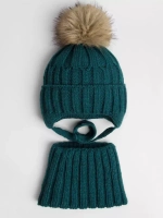 Шапка зимняя для мальчика на завязках и снуд