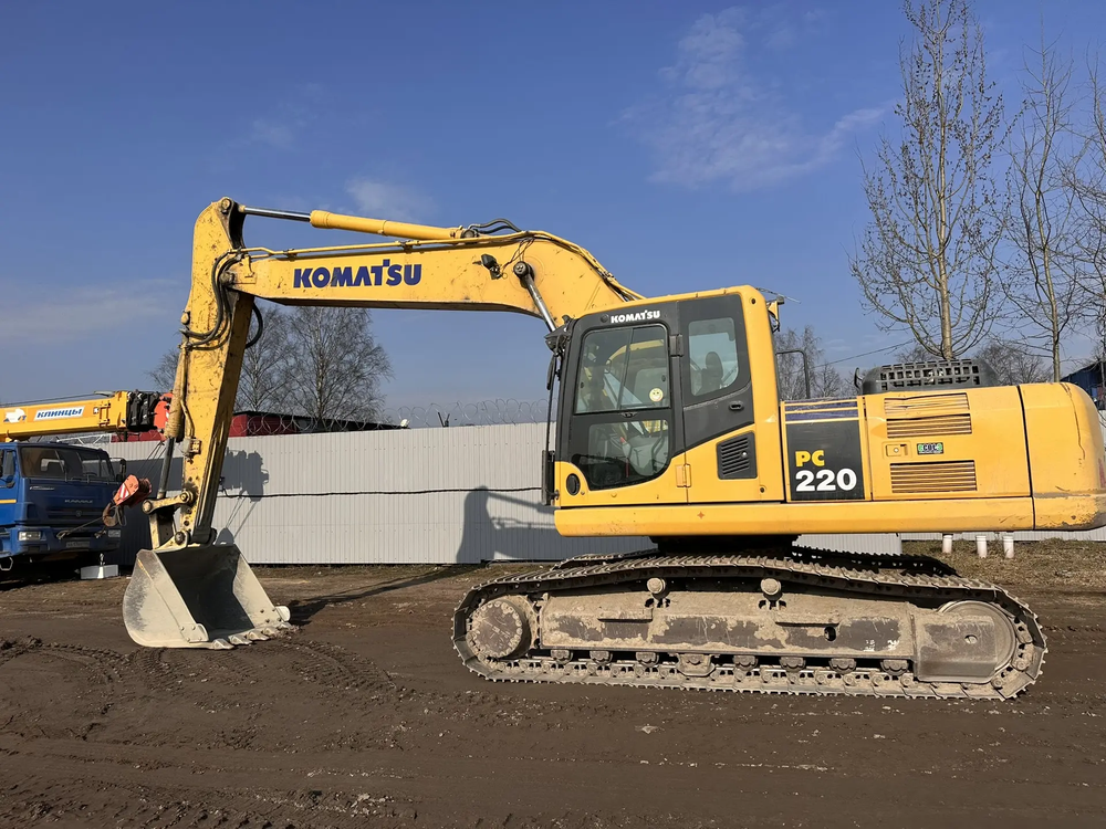 KOMATSU PC 220 Экскаватор PC220LC-8M0 (Дизельный, 6,7 л, 167 л.с., АТ)