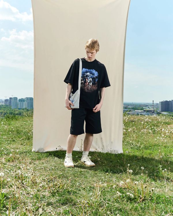 Футболка Horses Peach effect черная - фото 4